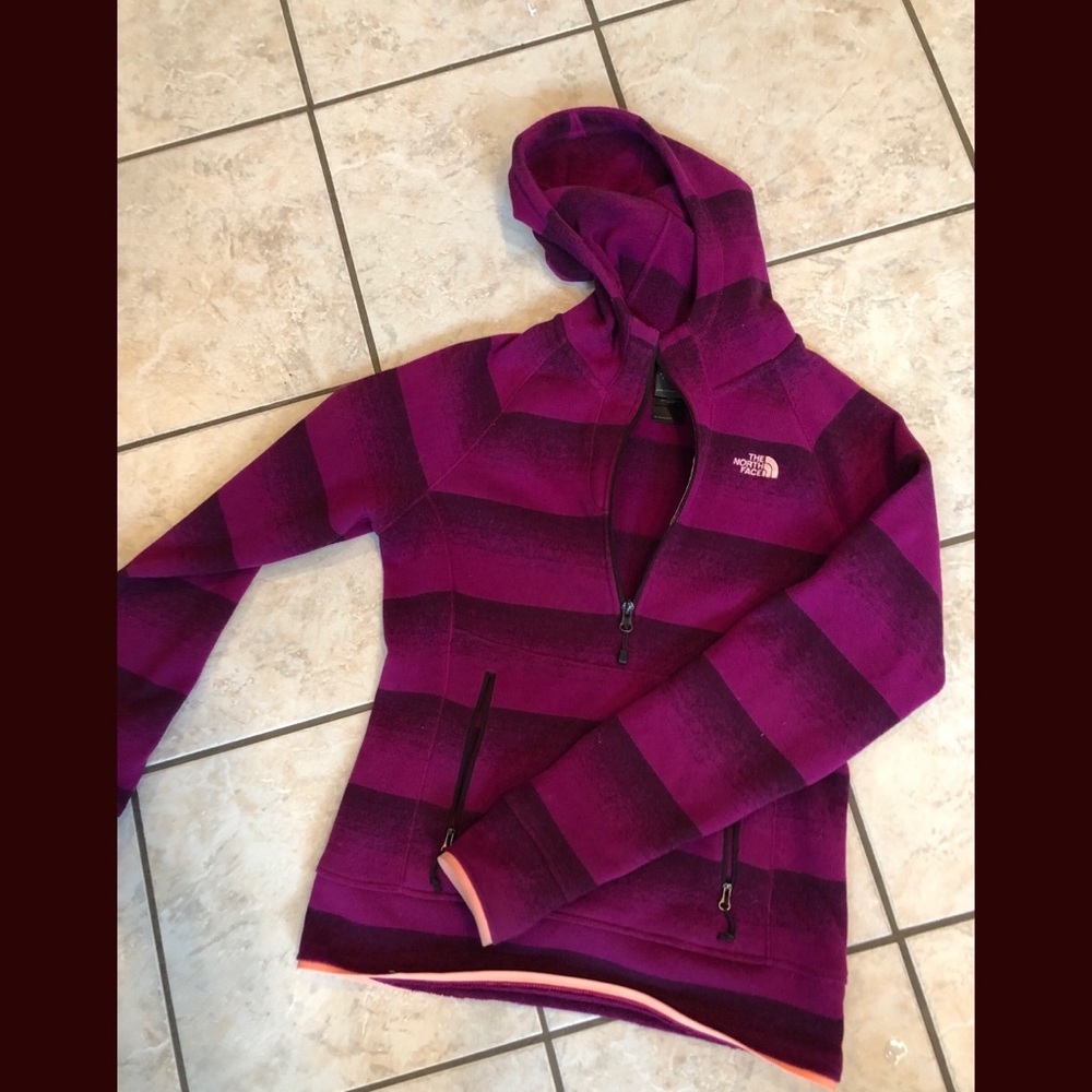 North Face purple pullover Jacket hoodie S